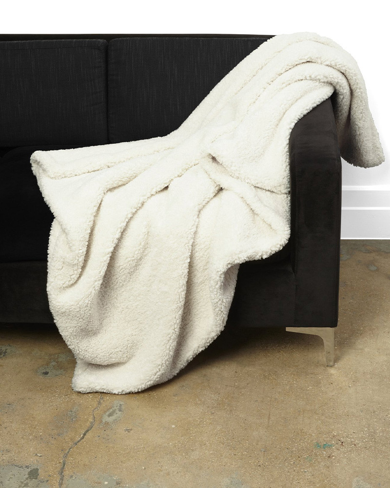 Plaid Shruti en fausse peau de mouton - Apparis