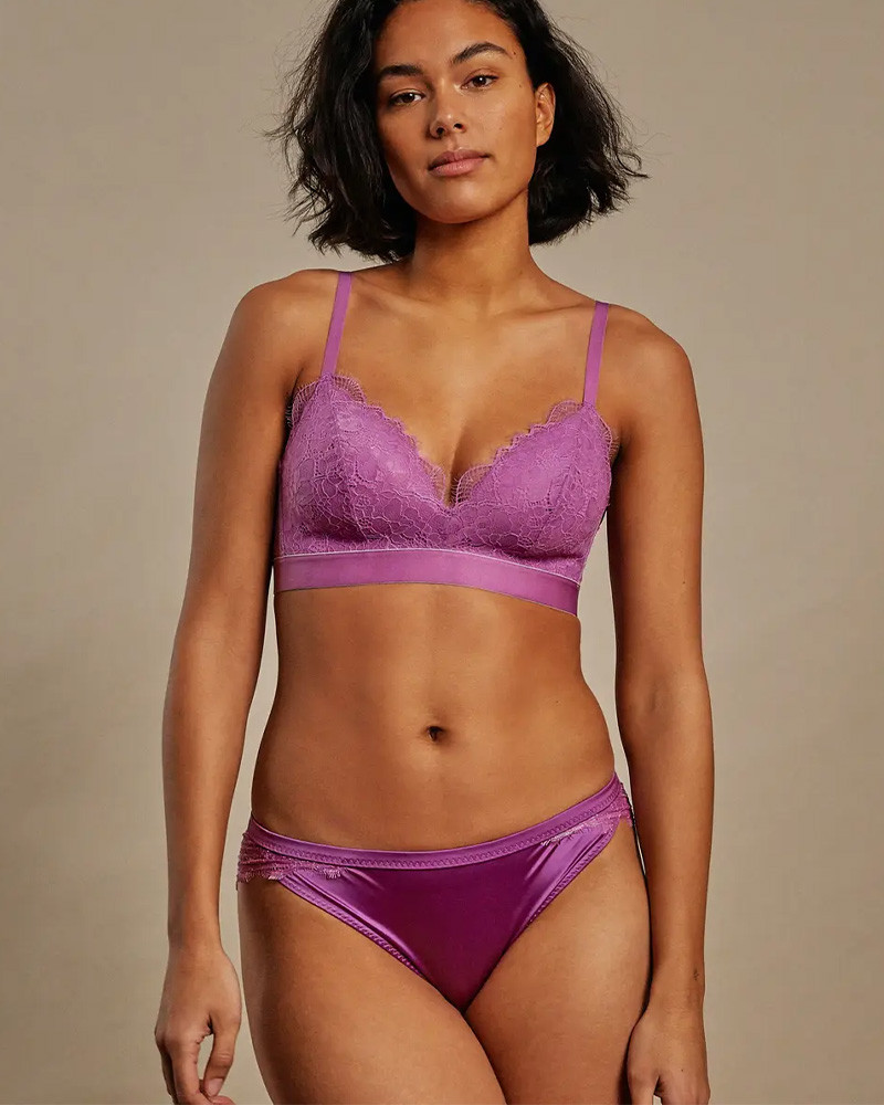 LOVE STORIES INTIMATES