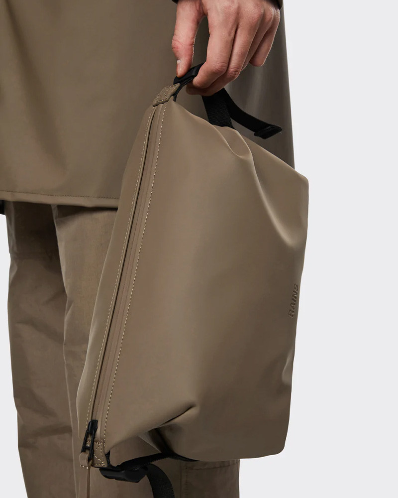 Sac Weekend Wash Bag - Rains