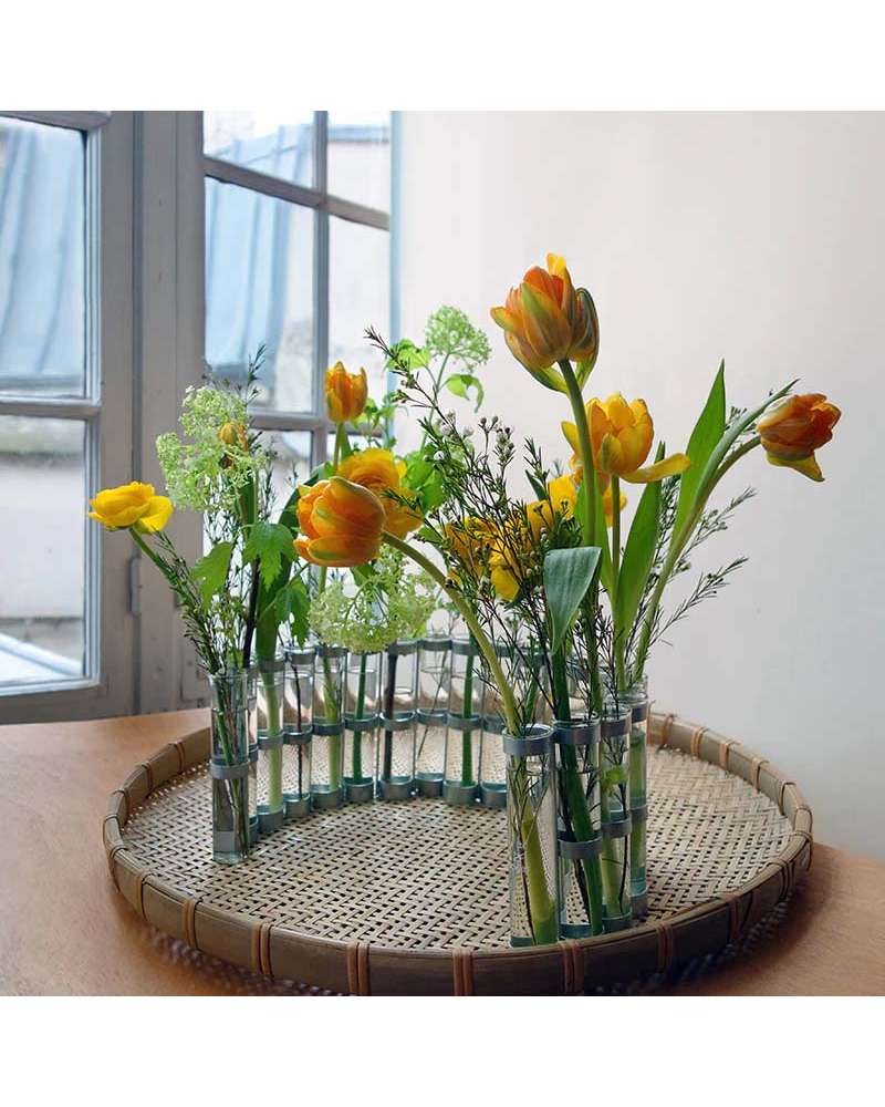 Vase D'avril Tse Tse