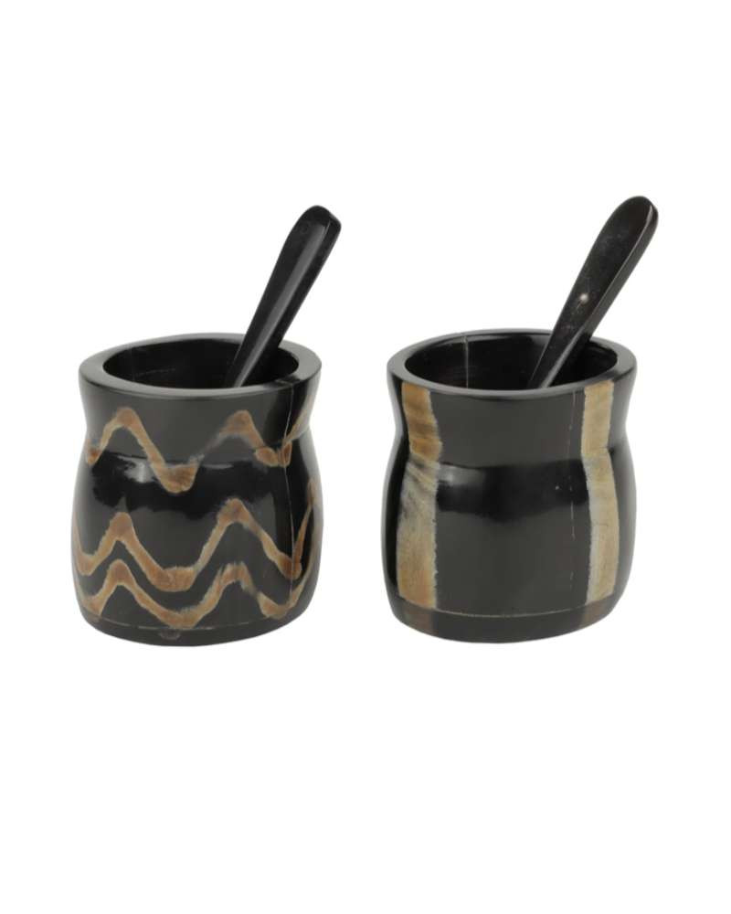 Set de salière et poivrière en corne NAMA - Caravane